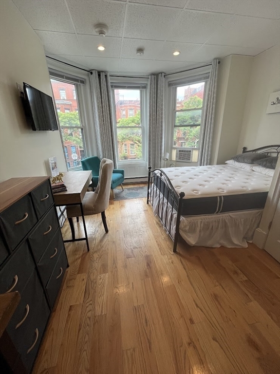 302 Newbury # 7