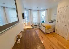 302 Newbury # 7
