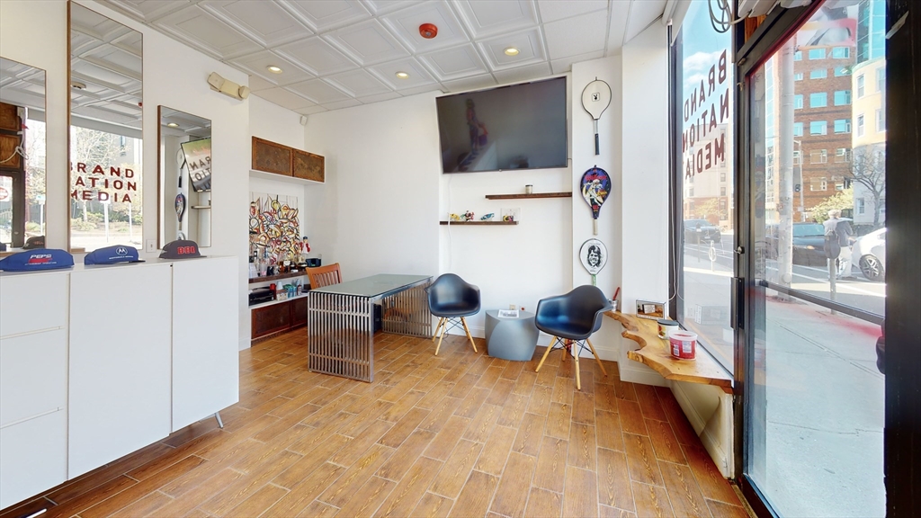 844 Massachusetts Ave # 844
