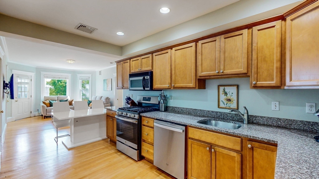 33 Main St., #2