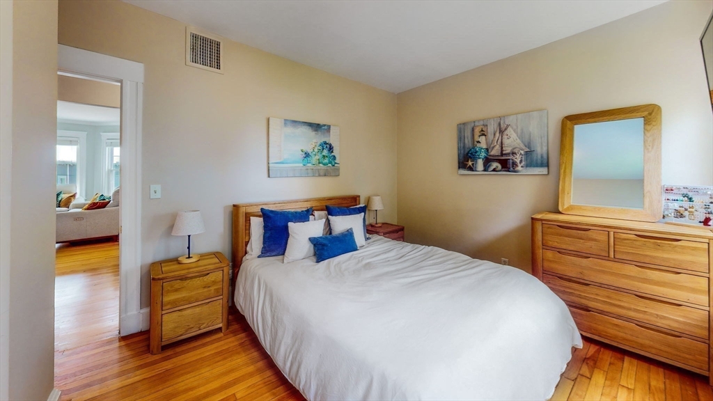 33 Main St., #2
