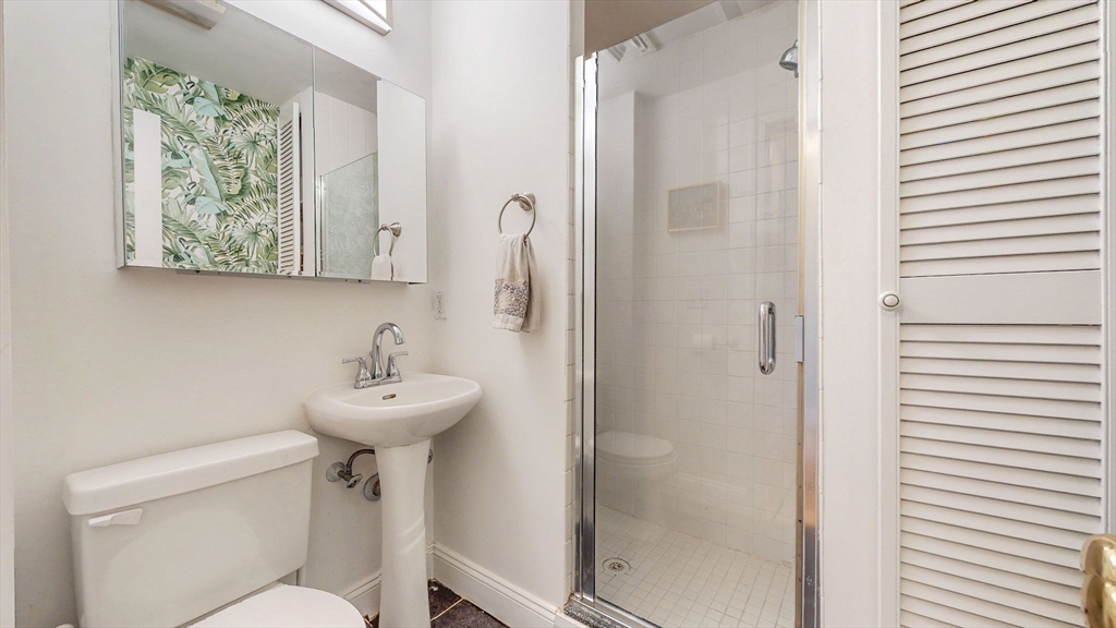 33 Main St., #2