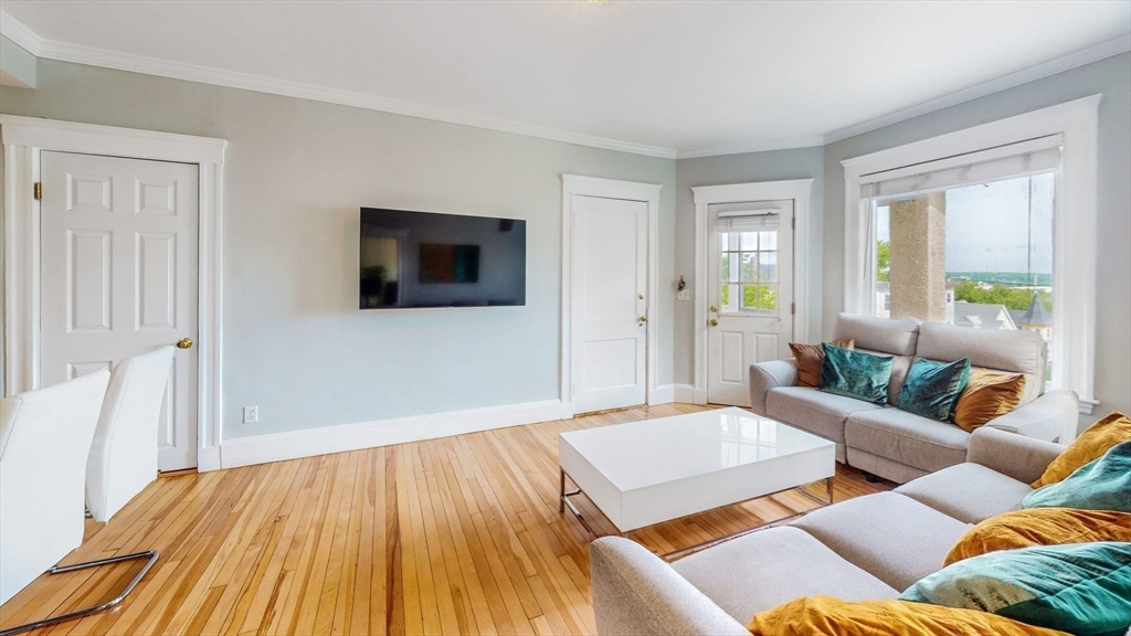 33 Main St., #2