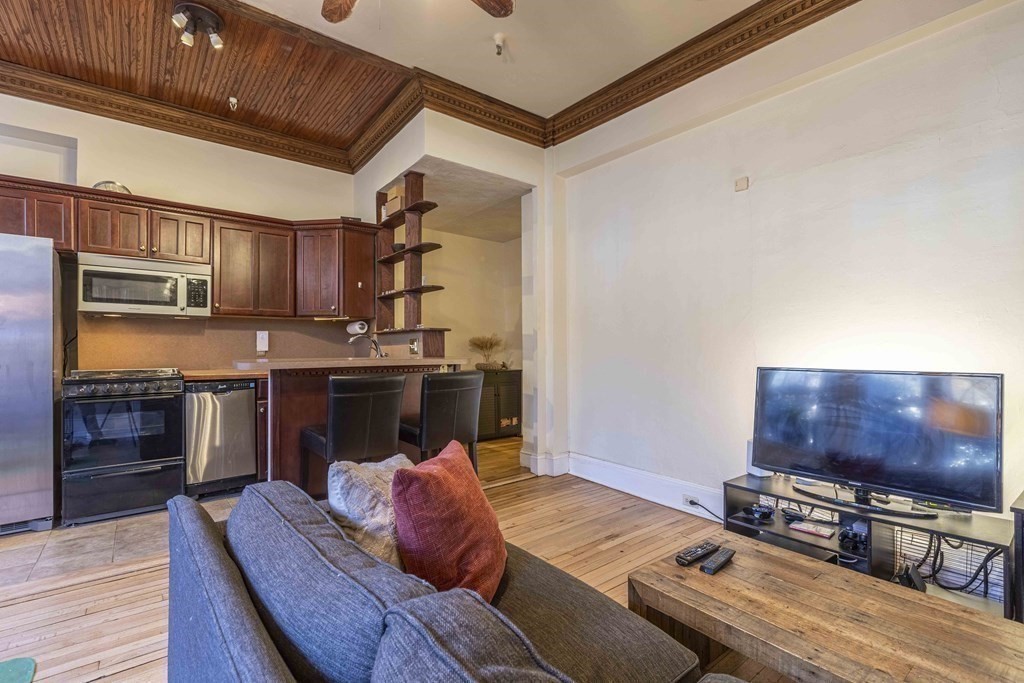 250 Commonwealth Ave #22