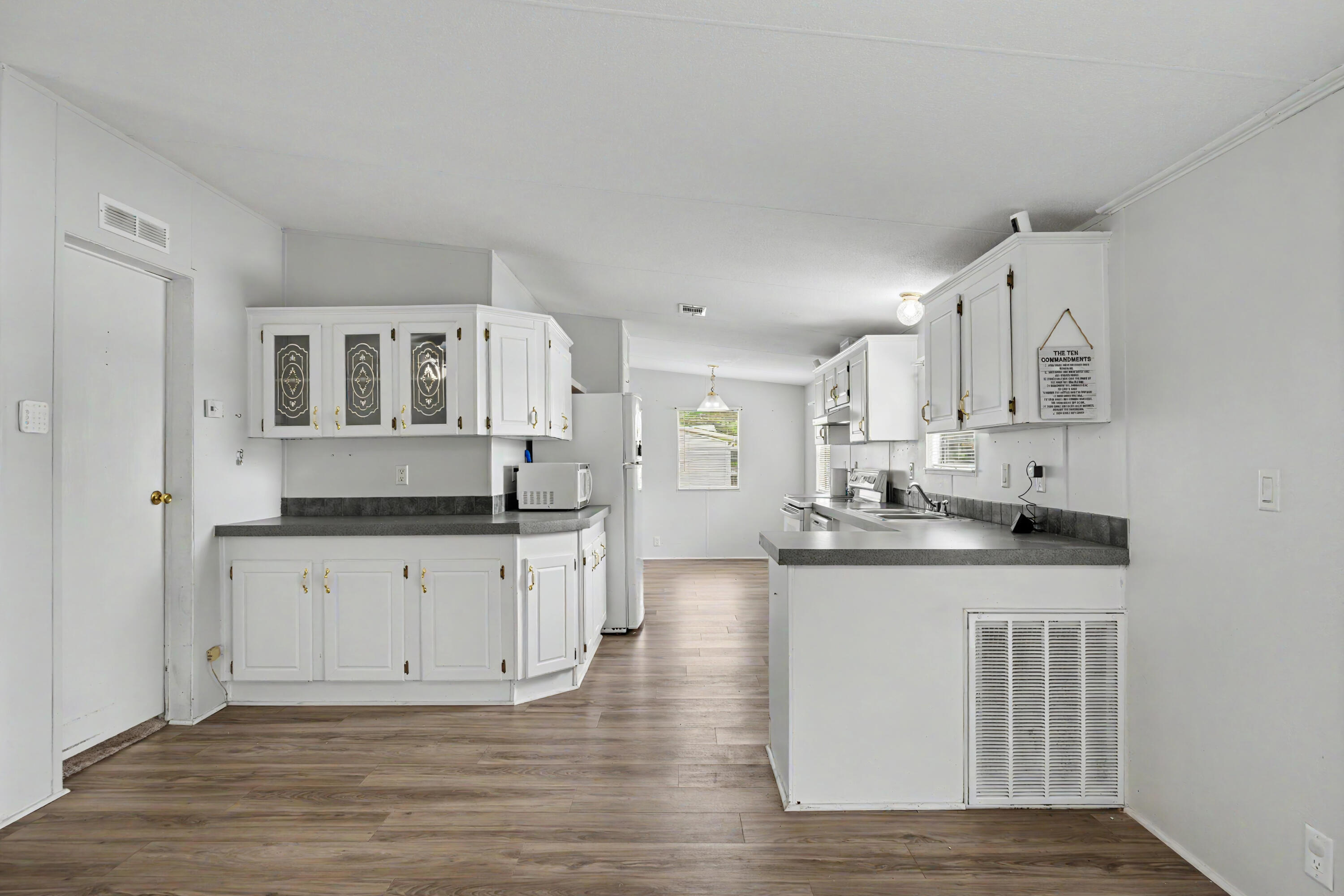 1064 Kings Lake Boulevard, DeFuniak Springs