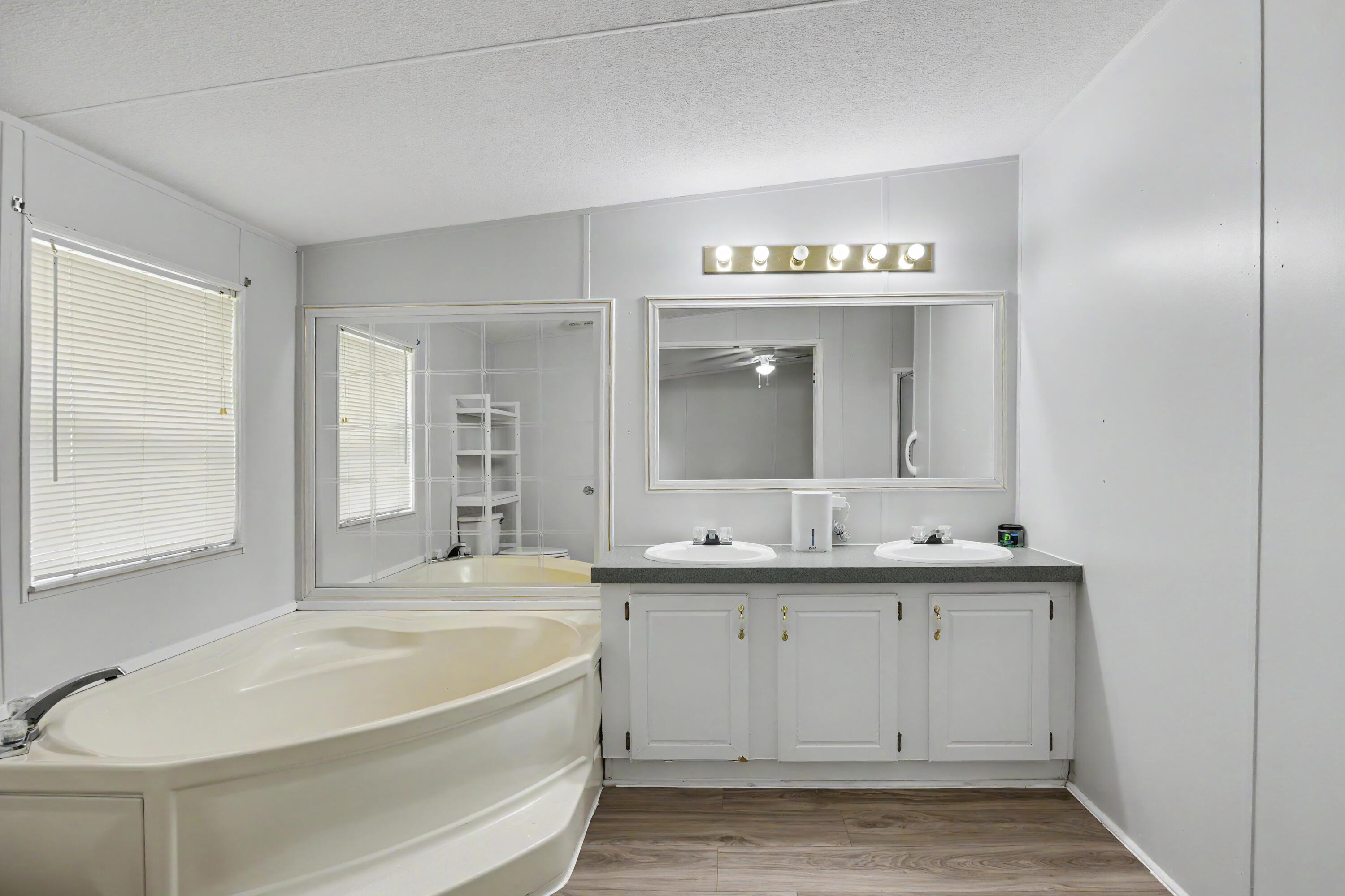 1064 Kings Lake Boulevard, DeFuniak Springs