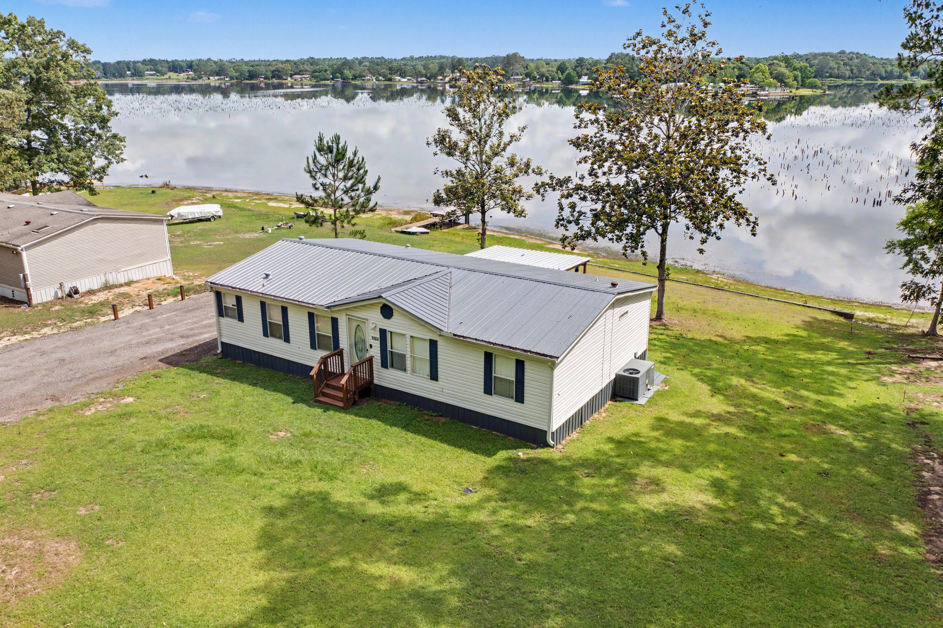 1064 Kings Lake Boulevard, DeFuniak Springs