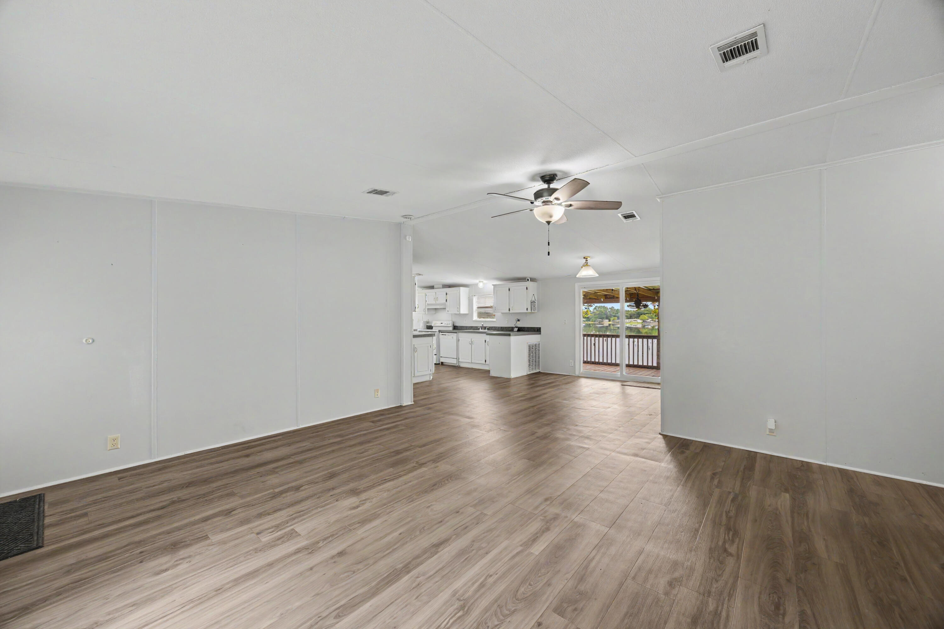 1064 Kings Lake Boulevard, DeFuniak Springs