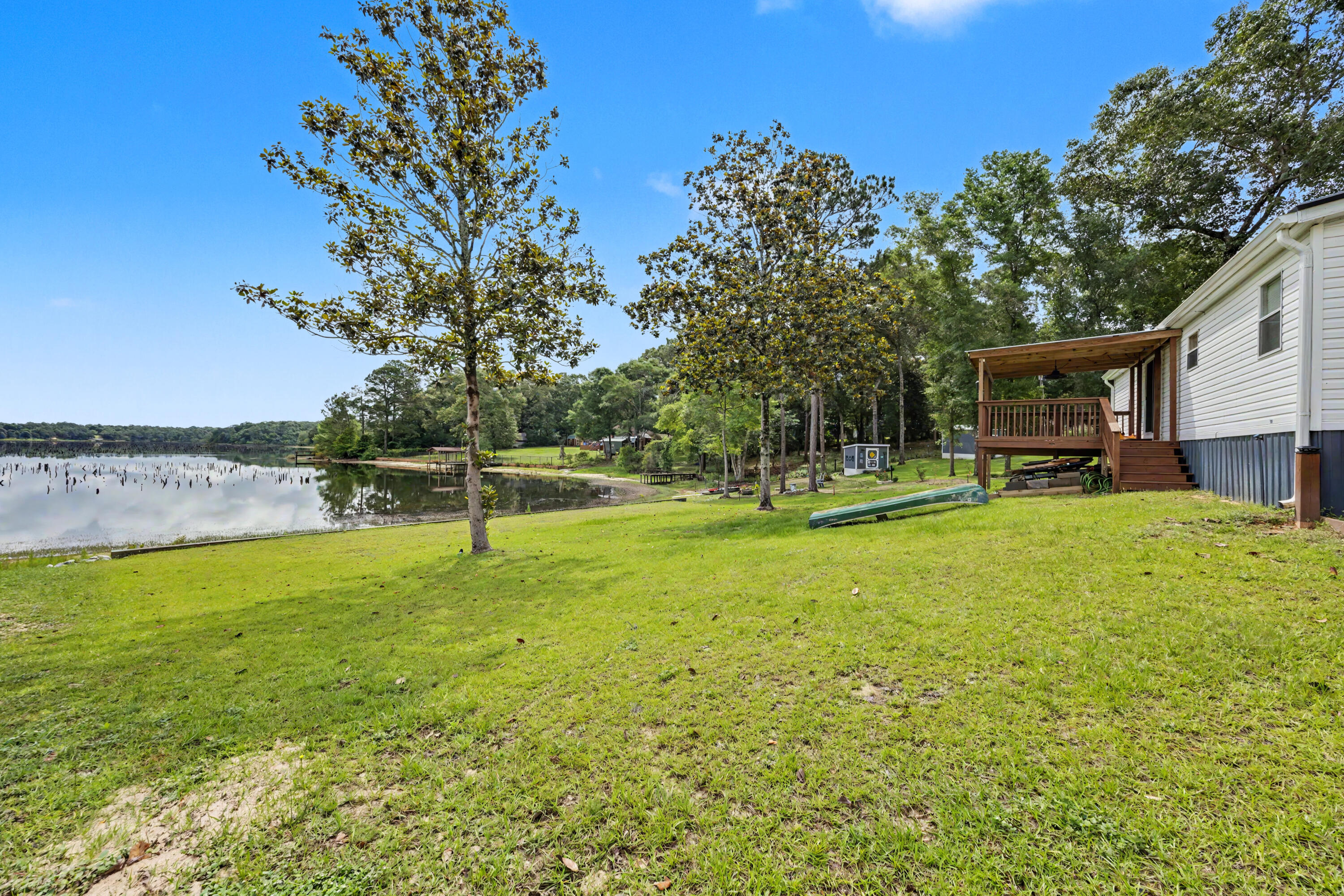 1064 Kings Lake Boulevard, DeFuniak Springs