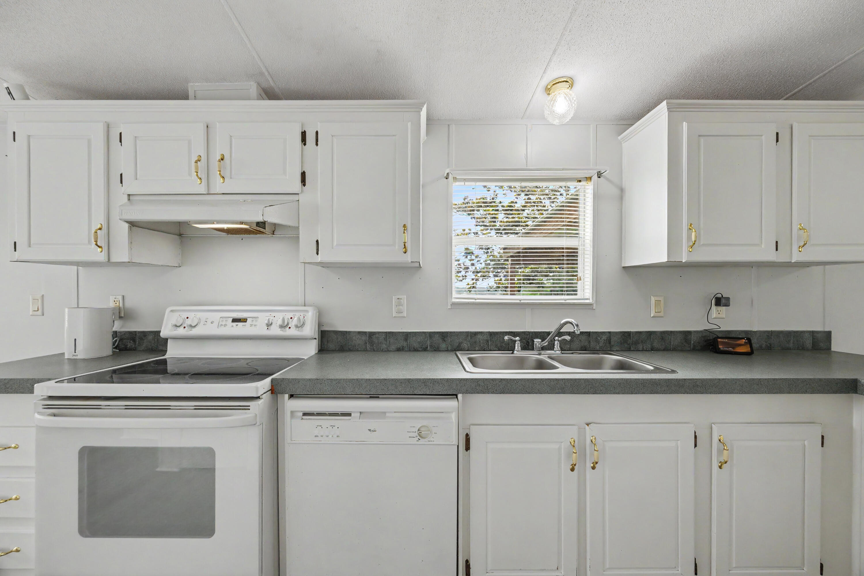 1064 Kings Lake Boulevard, DeFuniak Springs