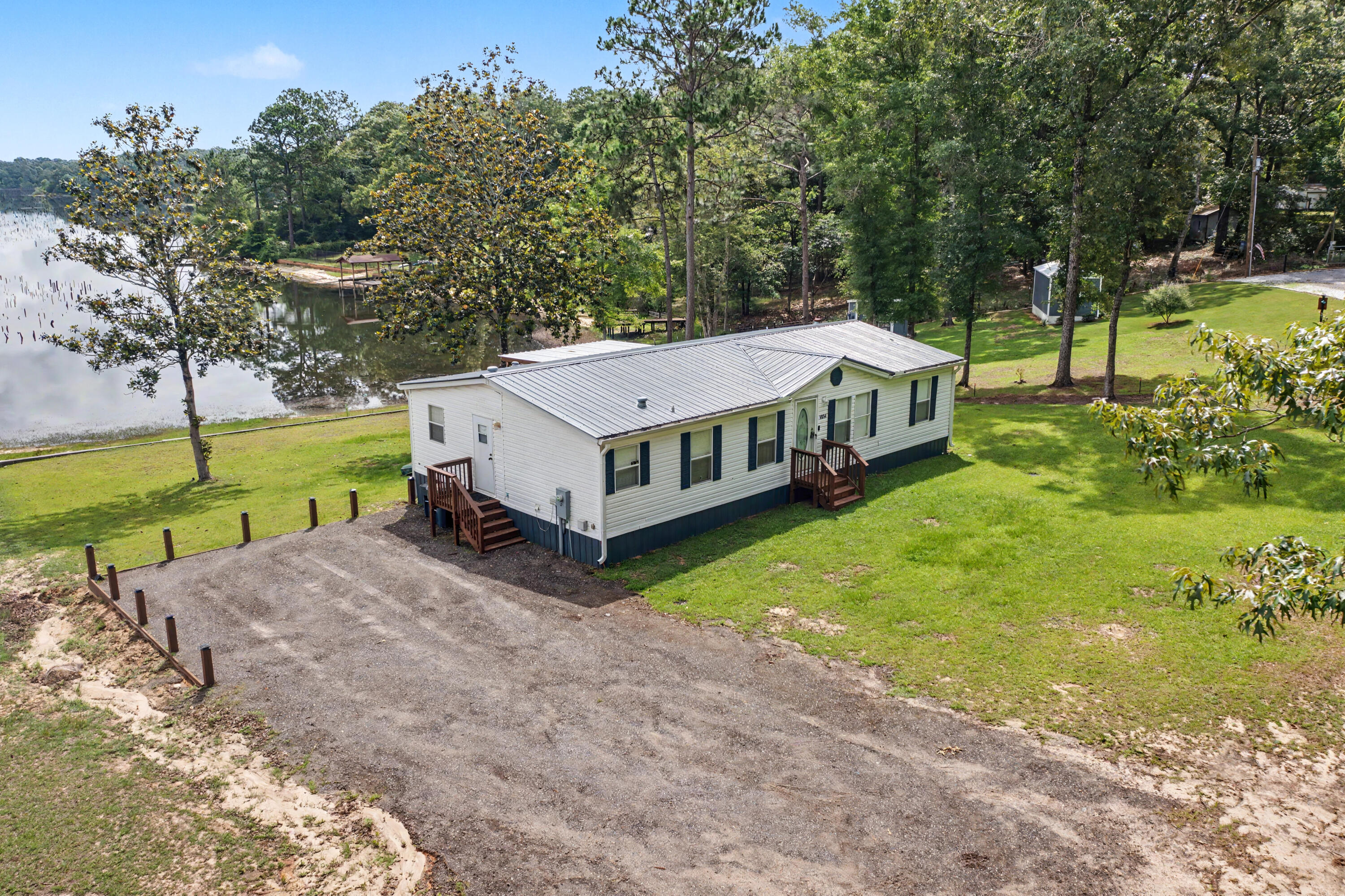 1064 Kings Lake Boulevard, DeFuniak Springs