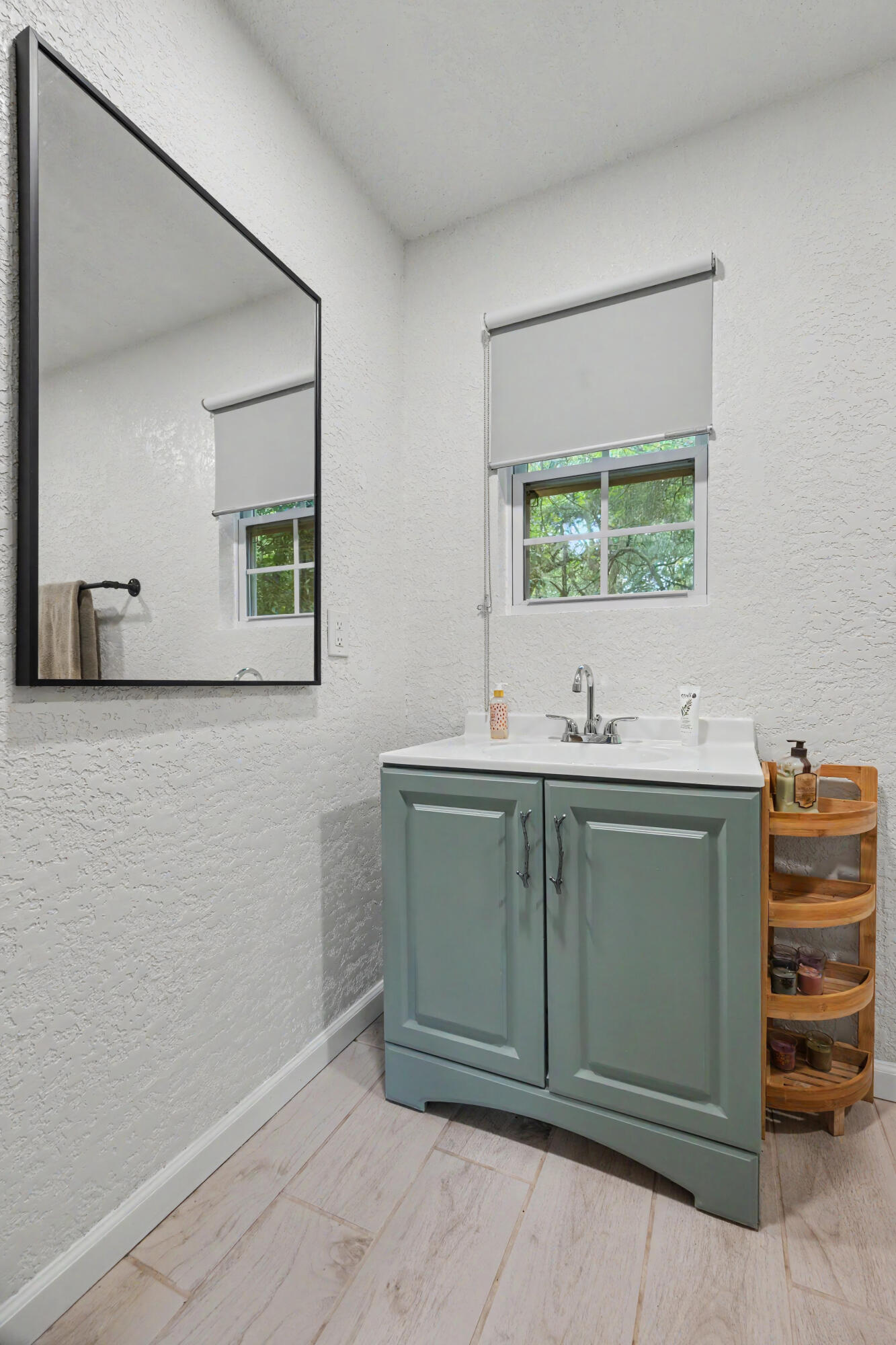 156 S Lindberg Street