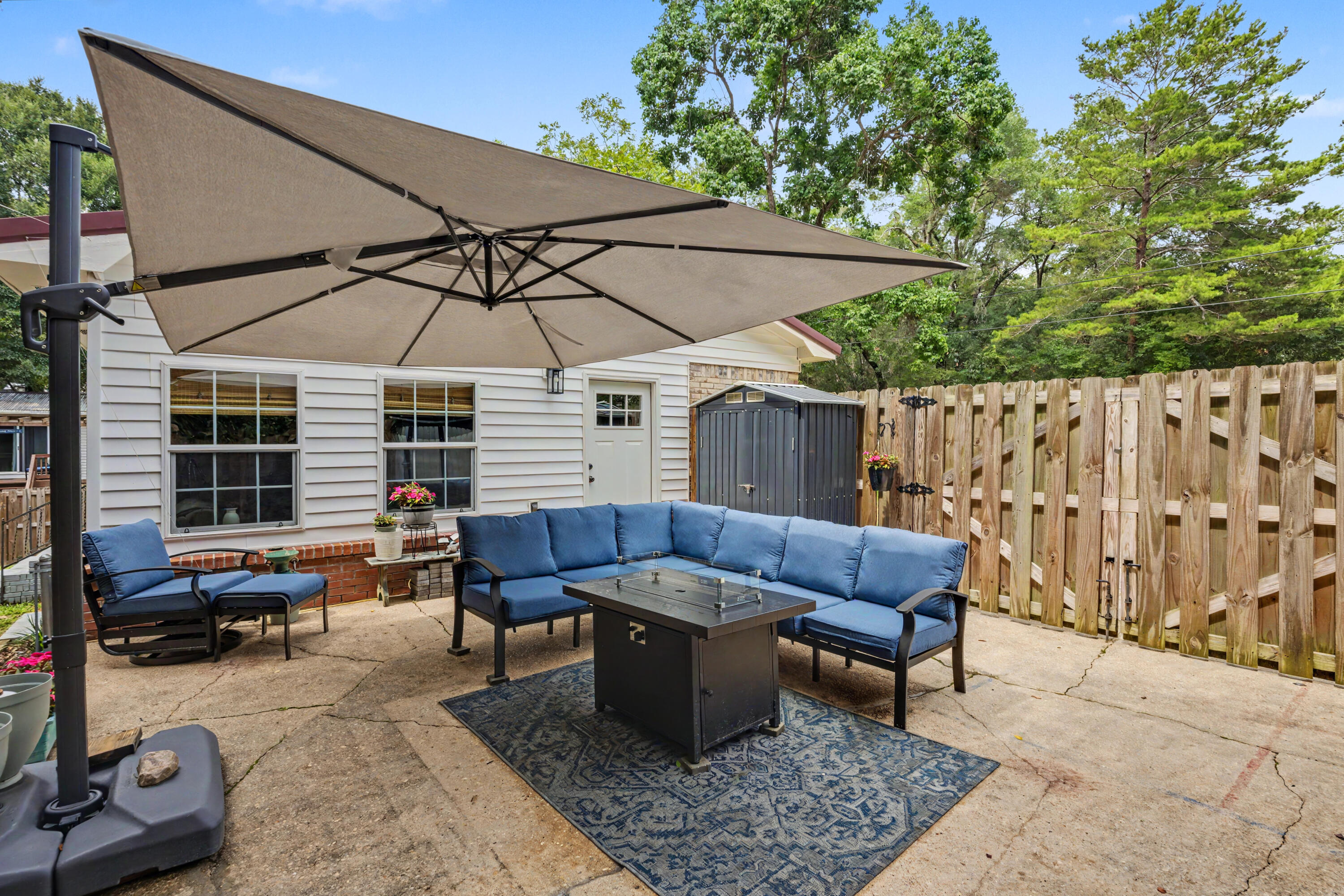 156 S Lindberg Street