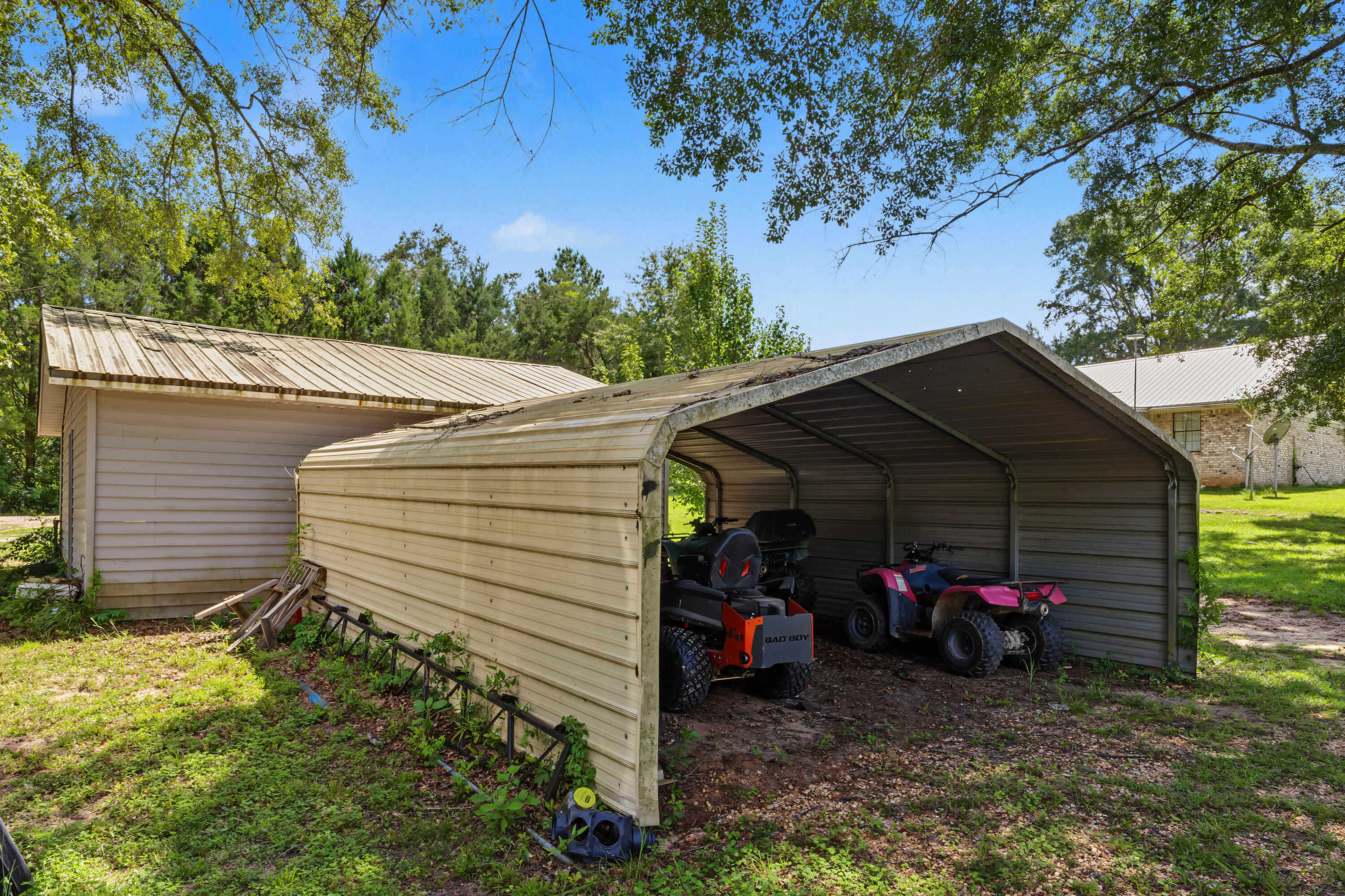 2617 S St Highway 81 South