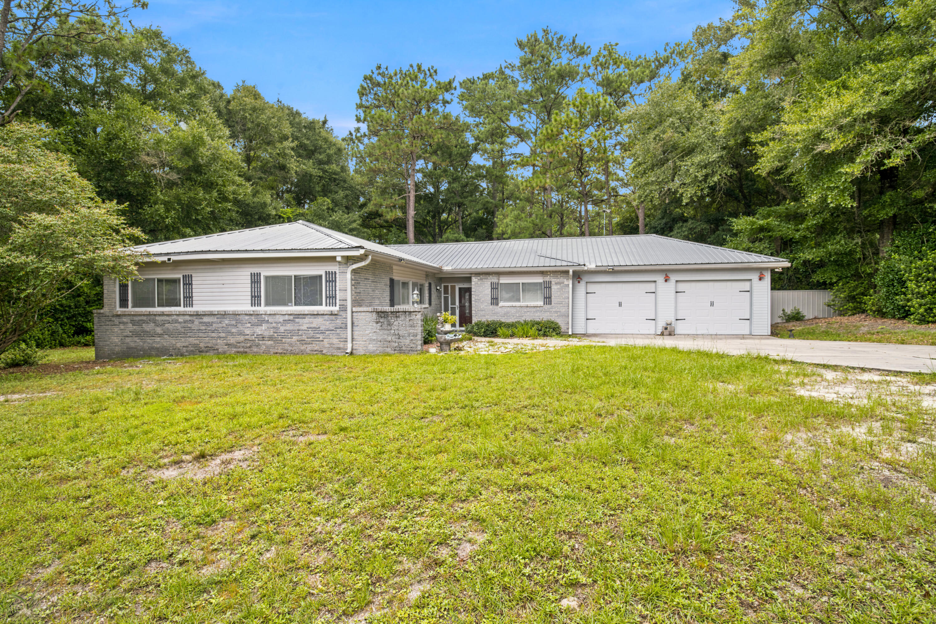 128 Pine Hill Drive, DeFuniak Springs