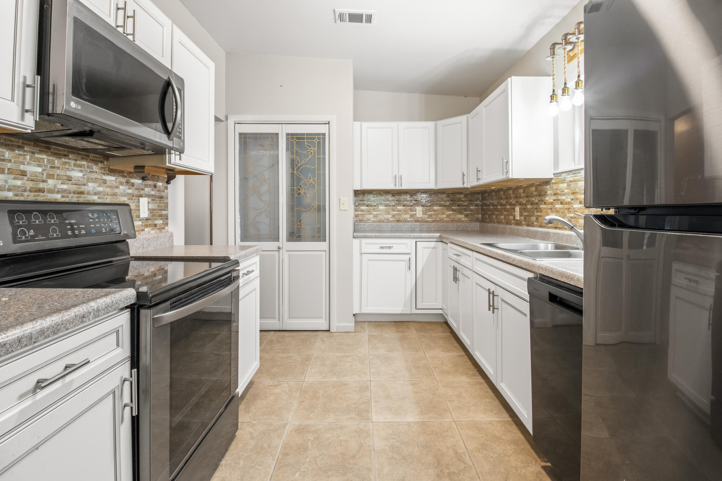 128 Pine Hill Drive, DeFuniak Springs