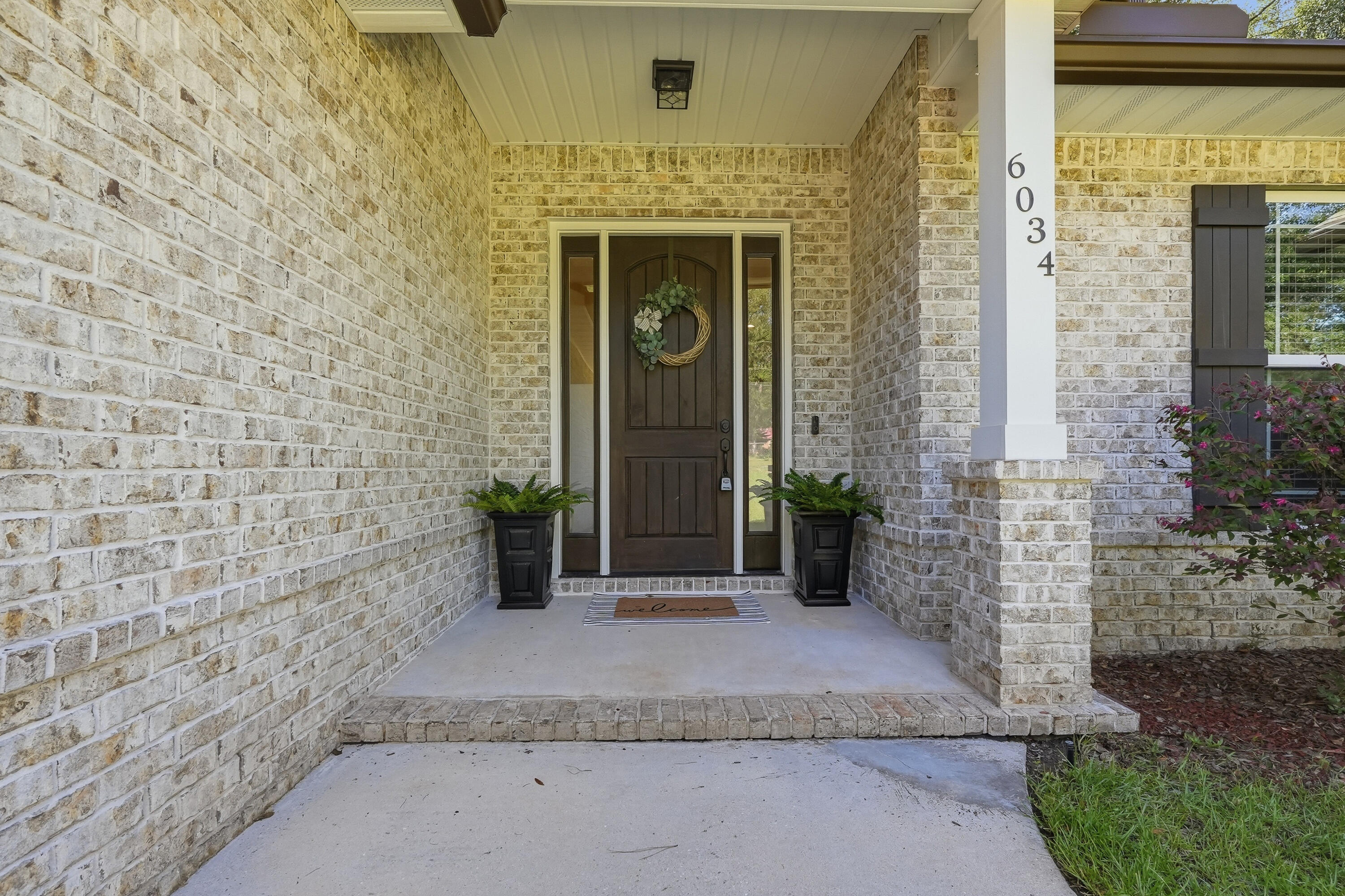 6034 W Dogwood Drive