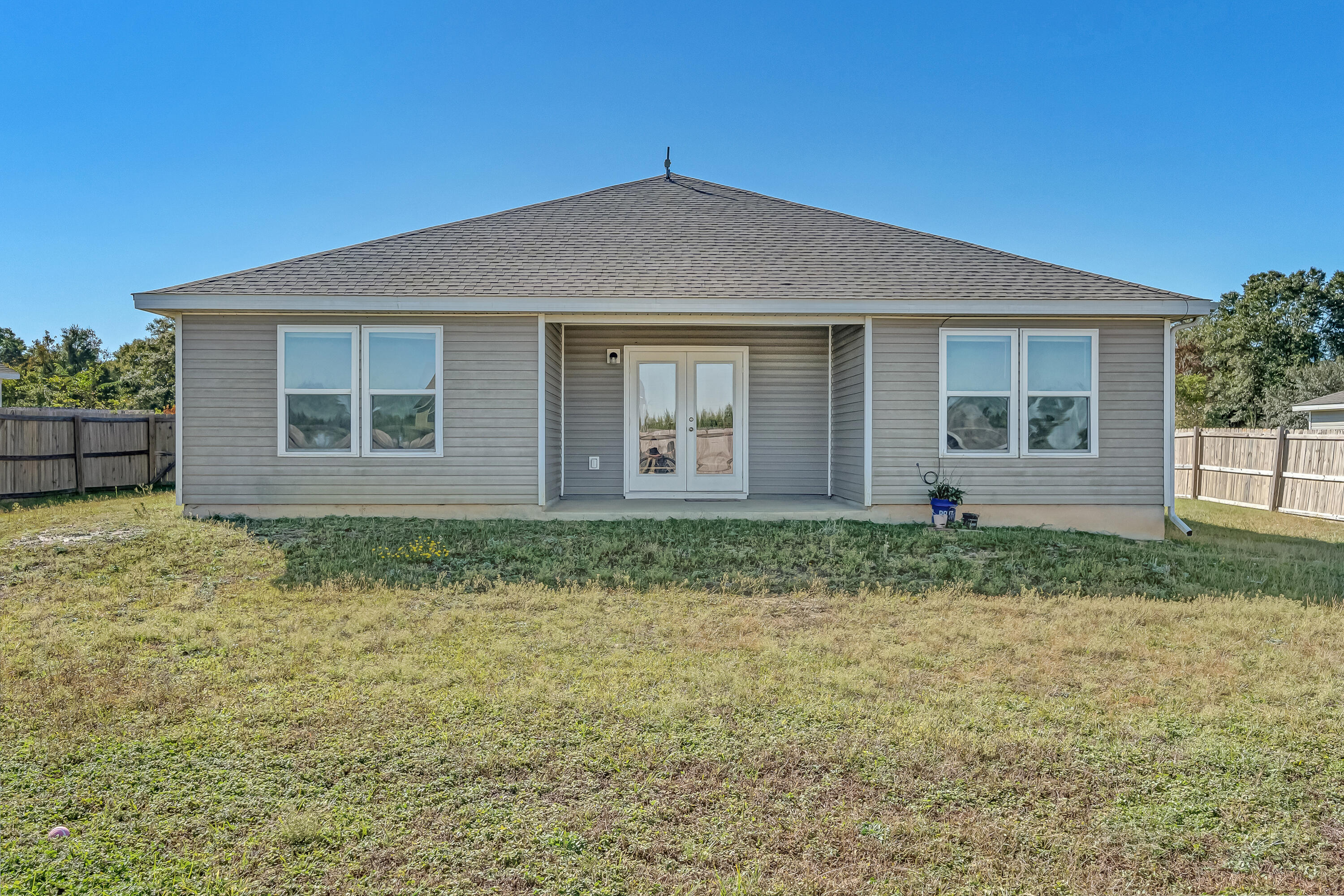 12 W Lockwood Way, DeFuniak Springs