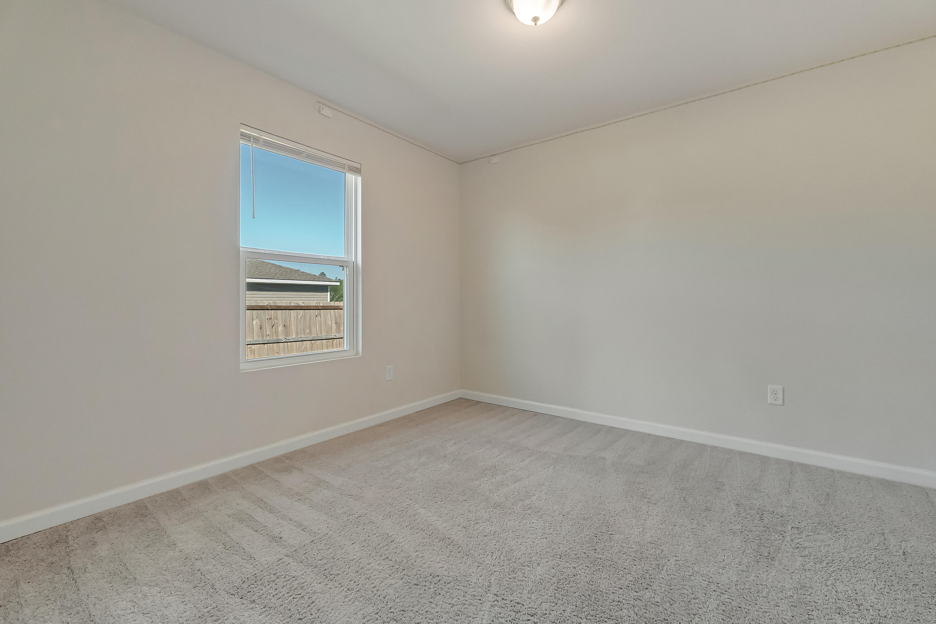 12 W Lockwood Way, DeFuniak Springs