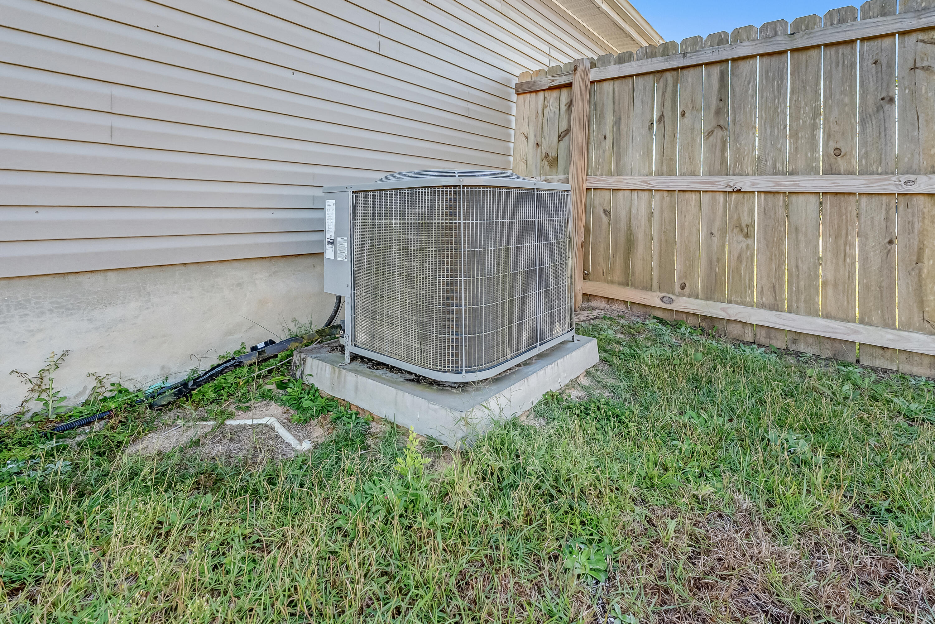 12 W Lockwood Way, DeFuniak Springs