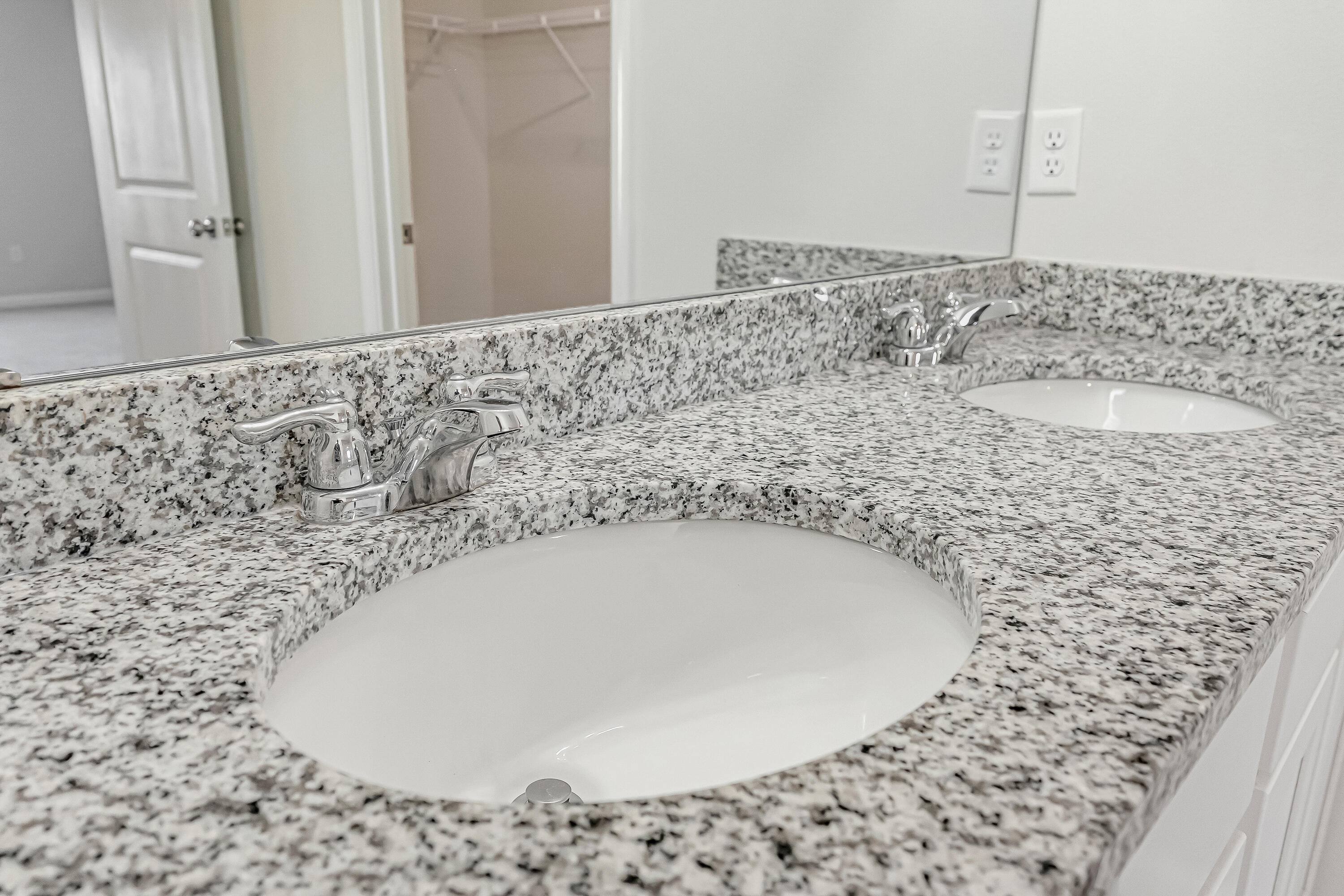 12 W Lockwood Way, DeFuniak Springs