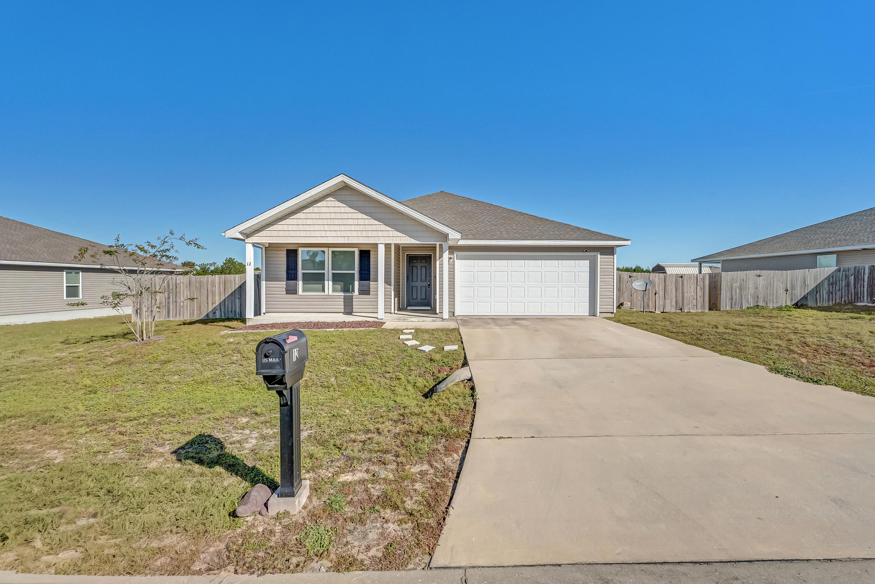 12 W Lockwood Way, DeFuniak Springs