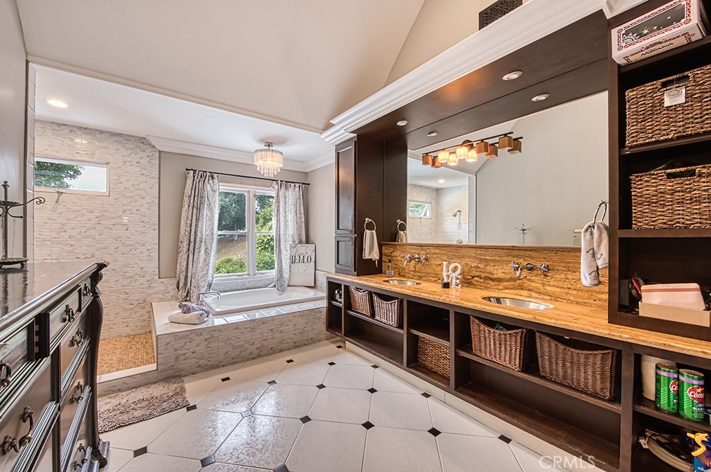 30852 Via Colinas