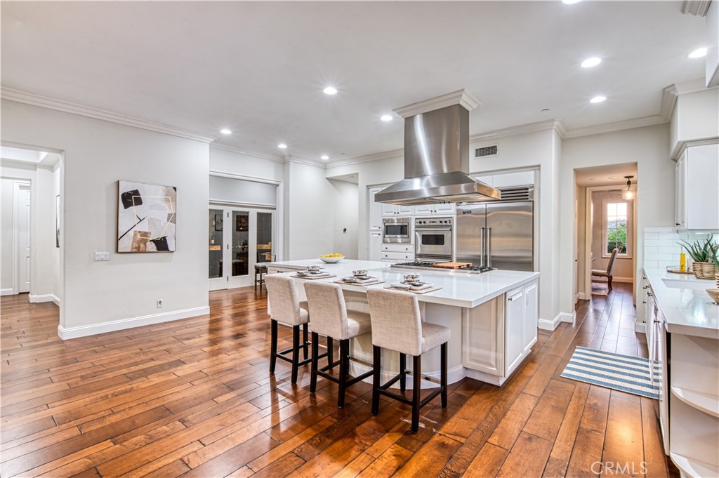2 Thornton Place