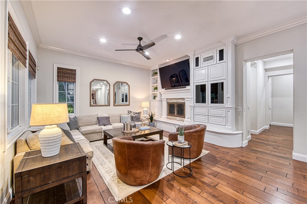 2 Thornton Place
