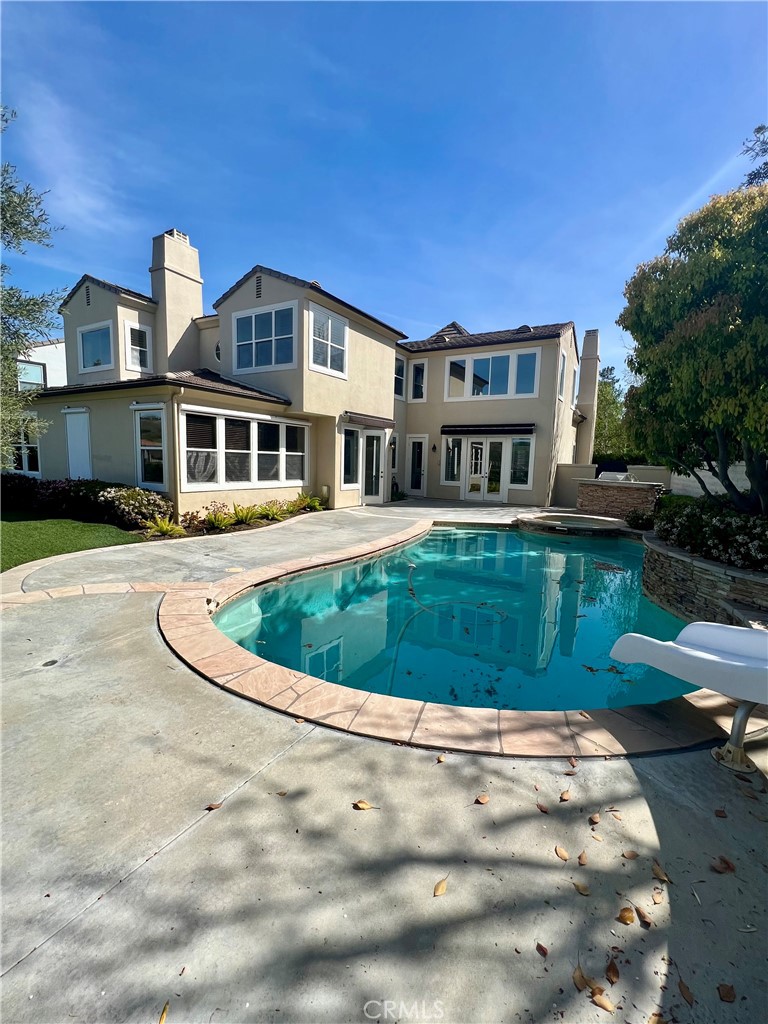 5 Golden Bear Court