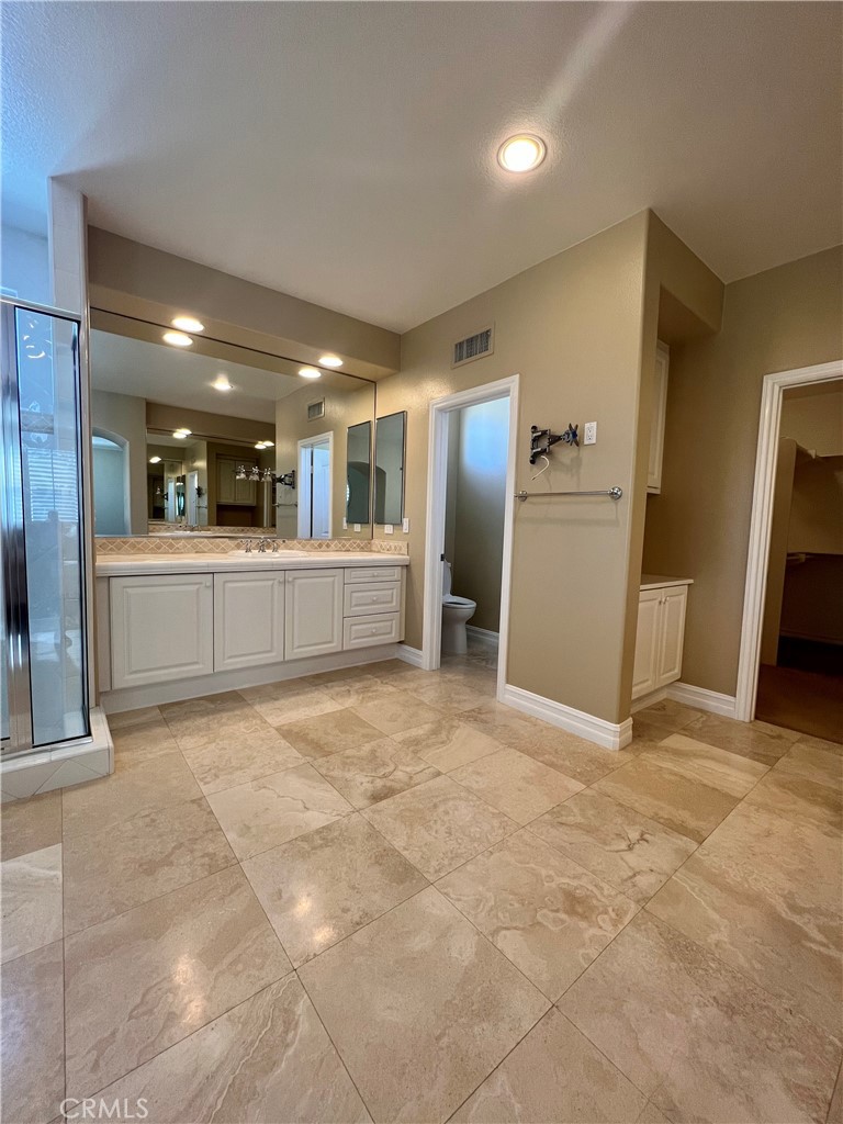 5 Golden Bear Court