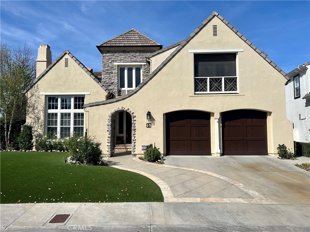 5 Golden Bear Court