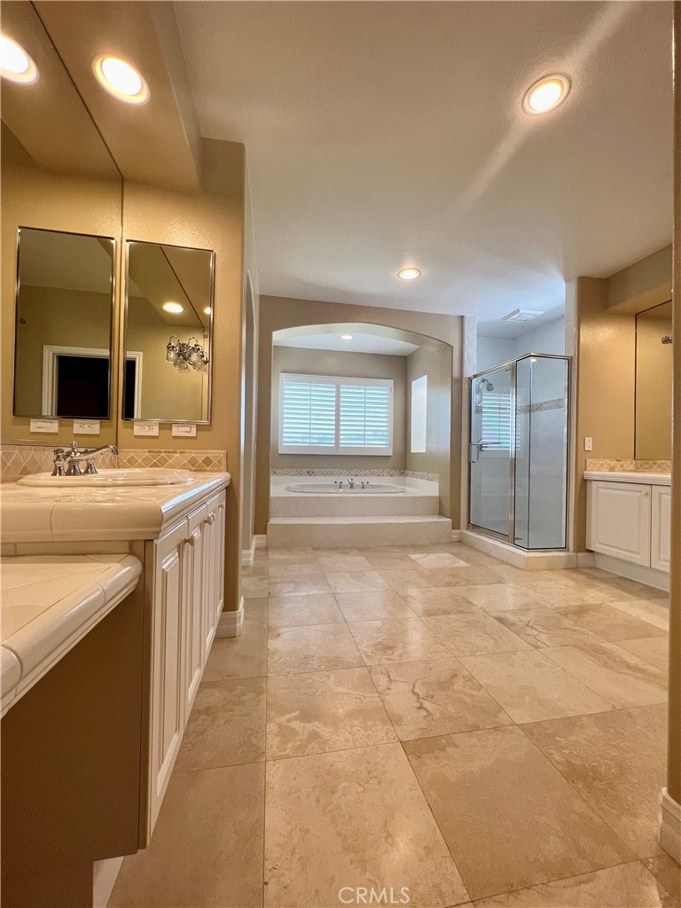 5 Golden Bear Court