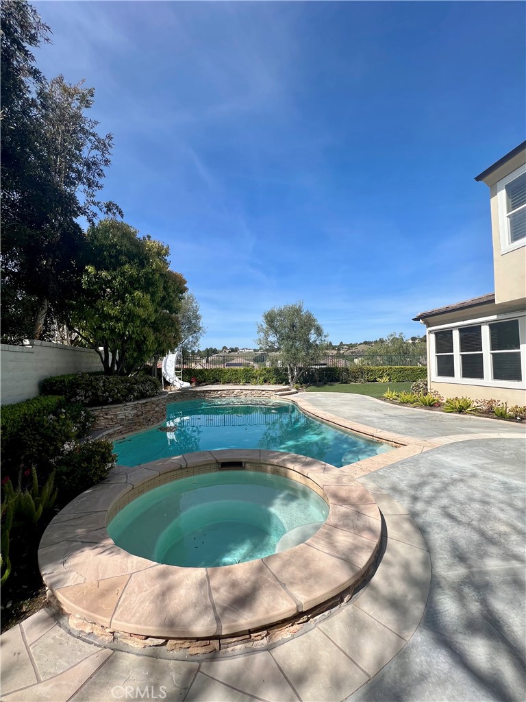 5 Golden Bear Court