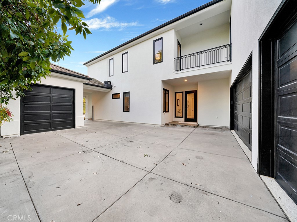 3 Flax Court