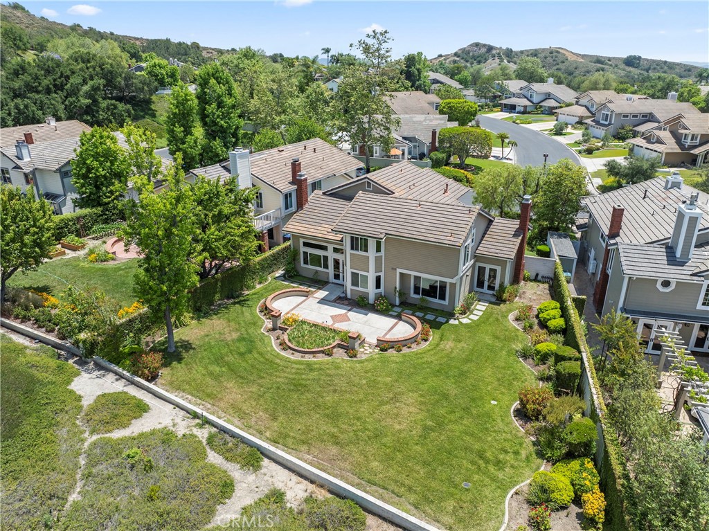 9 Hedgeland