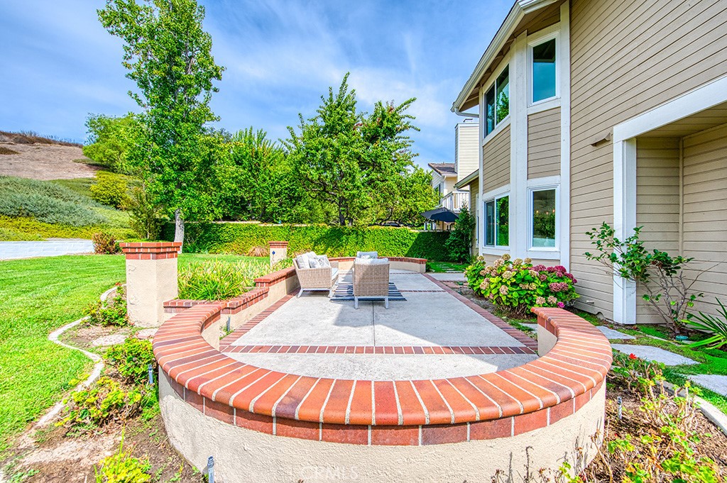 9 Hedgeland