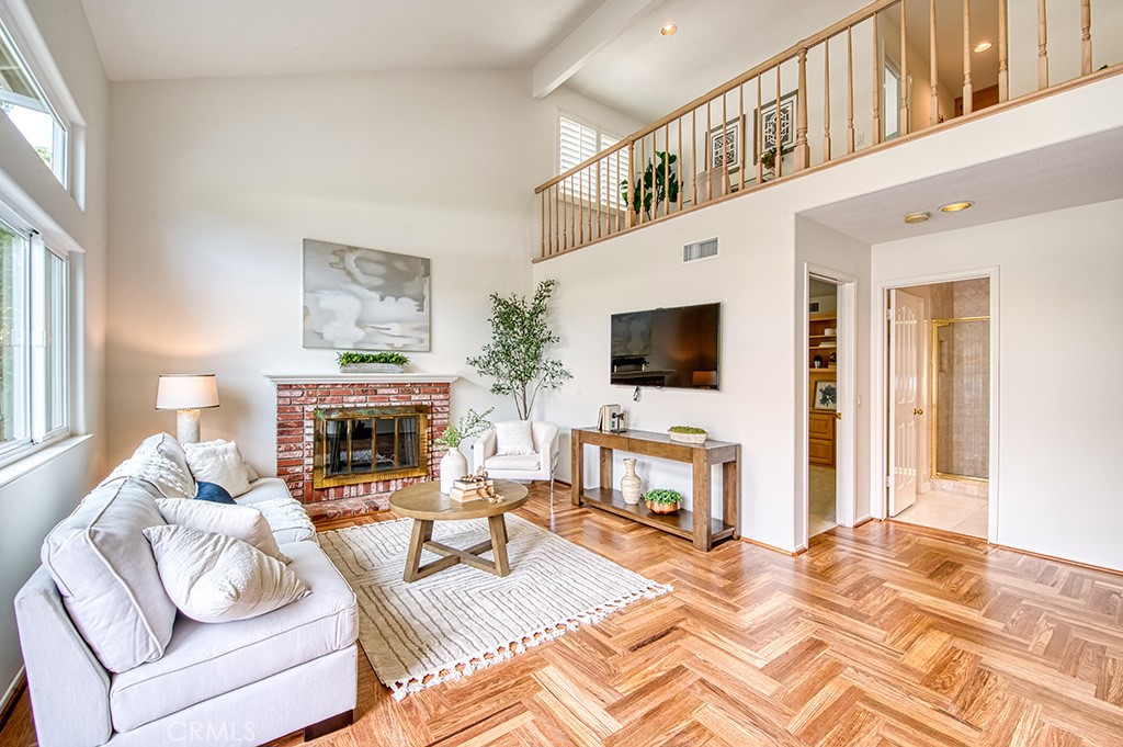 9 Hedgeland