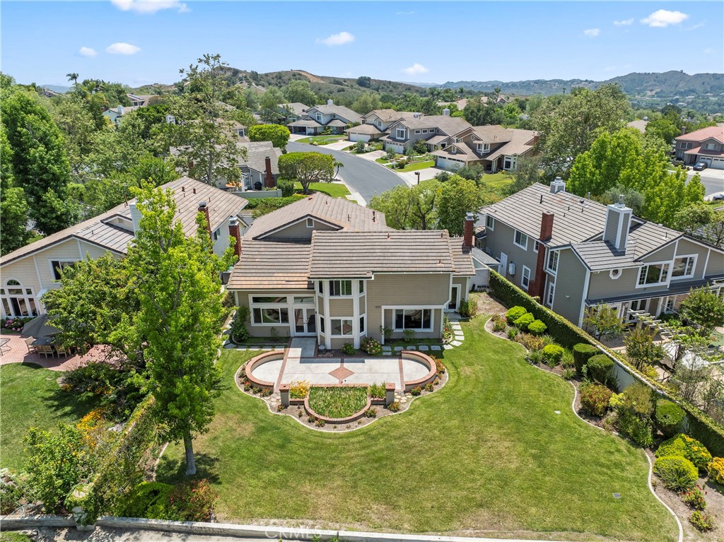 9 Hedgeland