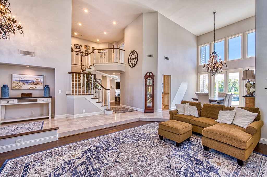 16 Oakmont