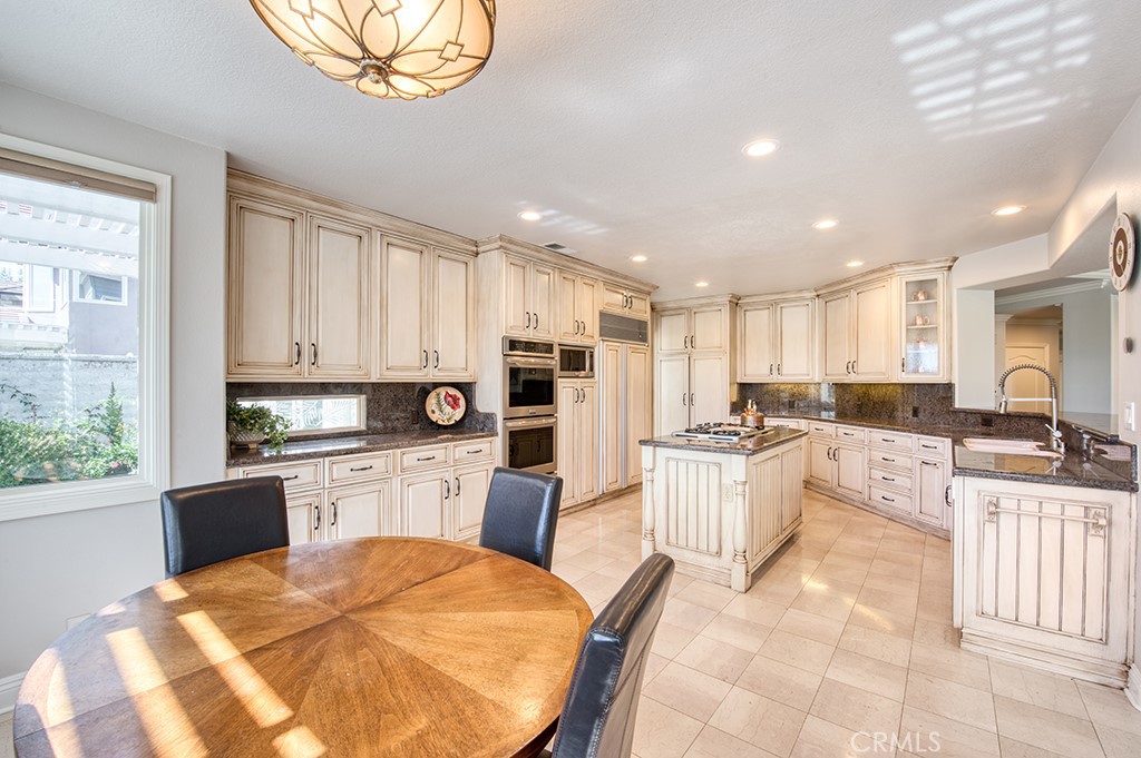 16 Oakmont