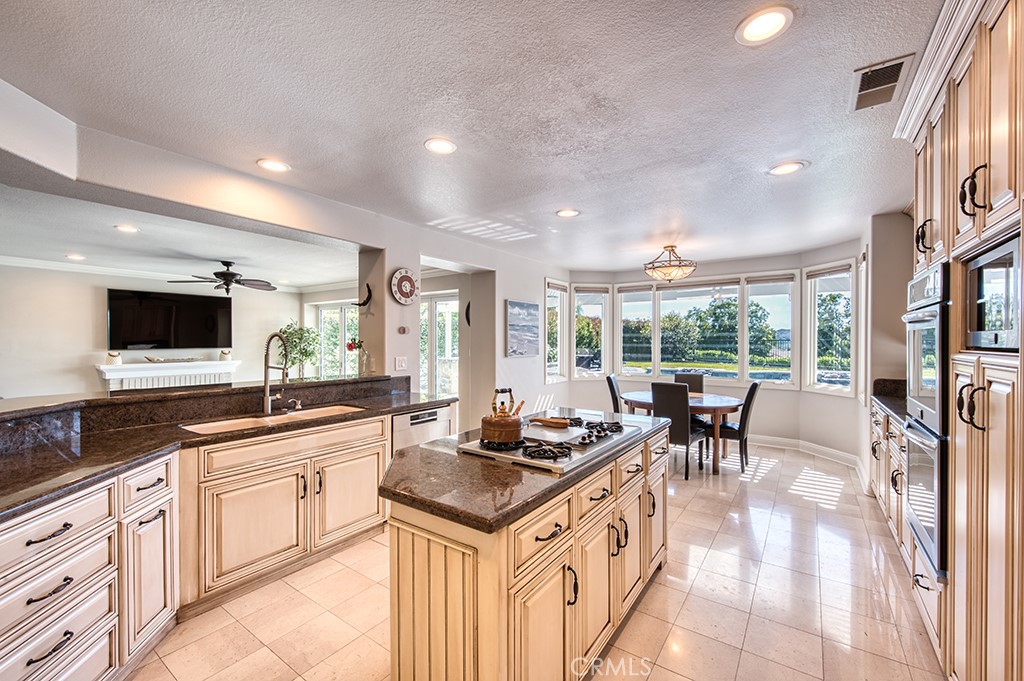 16 Oakmont