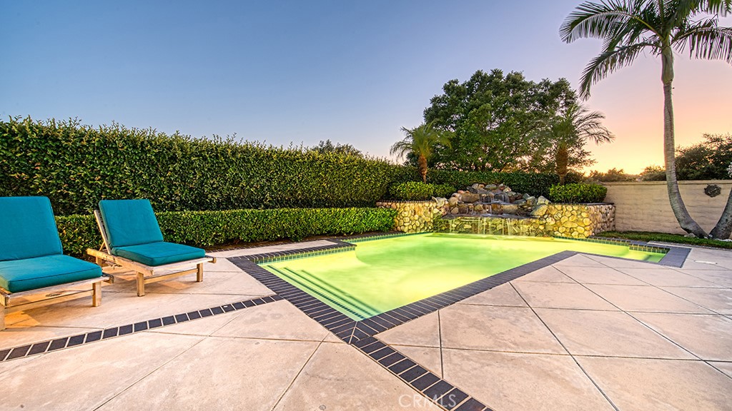 12 Eisenhower Lane