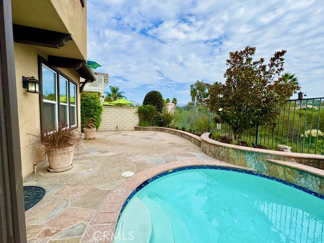42 Vela Court