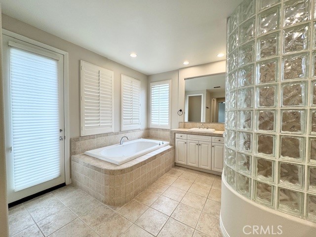 42 Vela Court