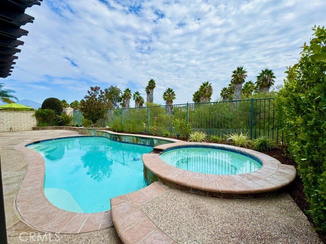 42 Vela Court