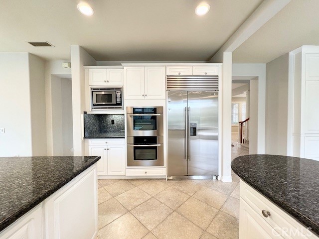 42 Vela Court