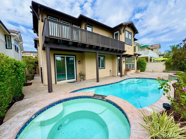 42 Vela Court