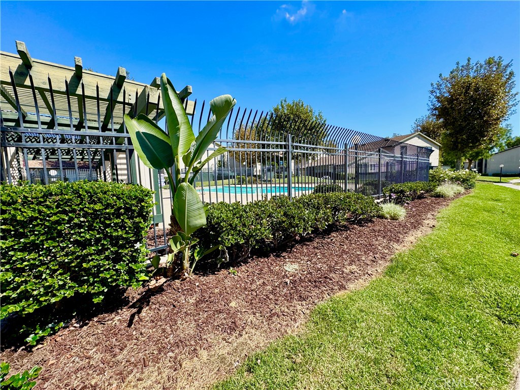 23288 Orange Avenue 5