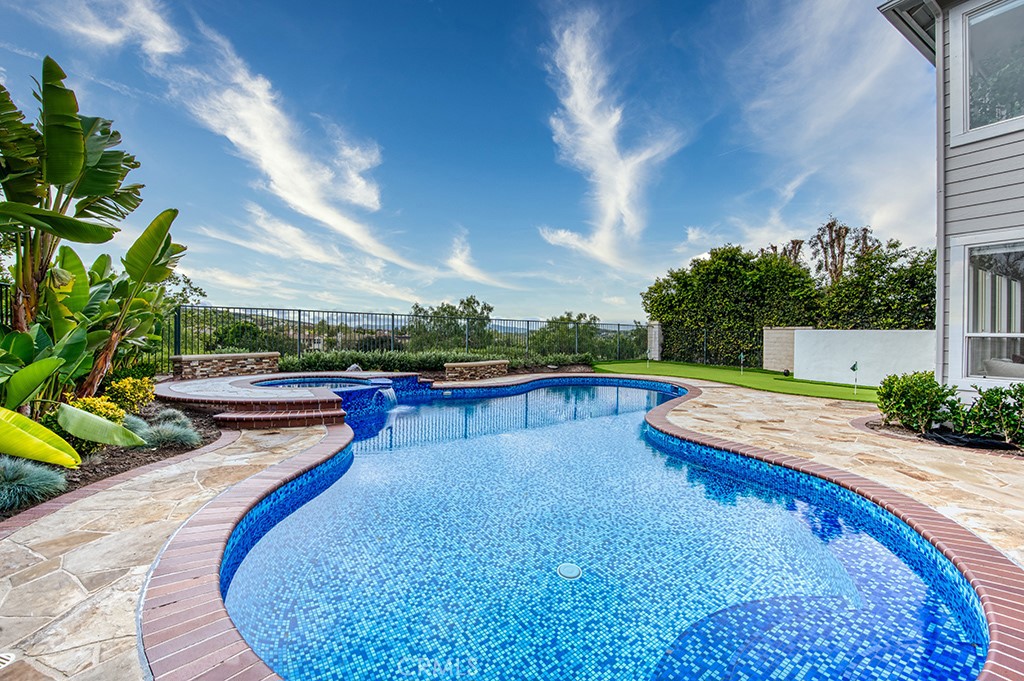 21 Portmarnoch Court